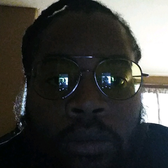 Meet your Posher, Alec - Picture 1 of 1